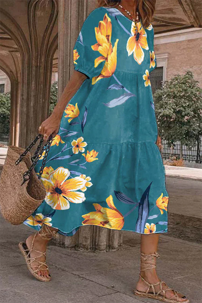 Kleid mit flatterndem Rock, ideal für einen femininen und romantischen Look