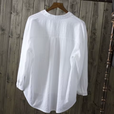 Scarlett – Elegantes Blusenshirt mit feiner Streifenstruktur