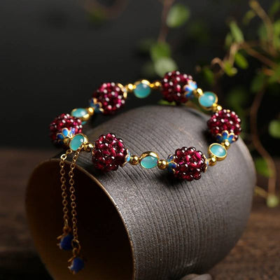 Armband aus Natursteinbeeren
