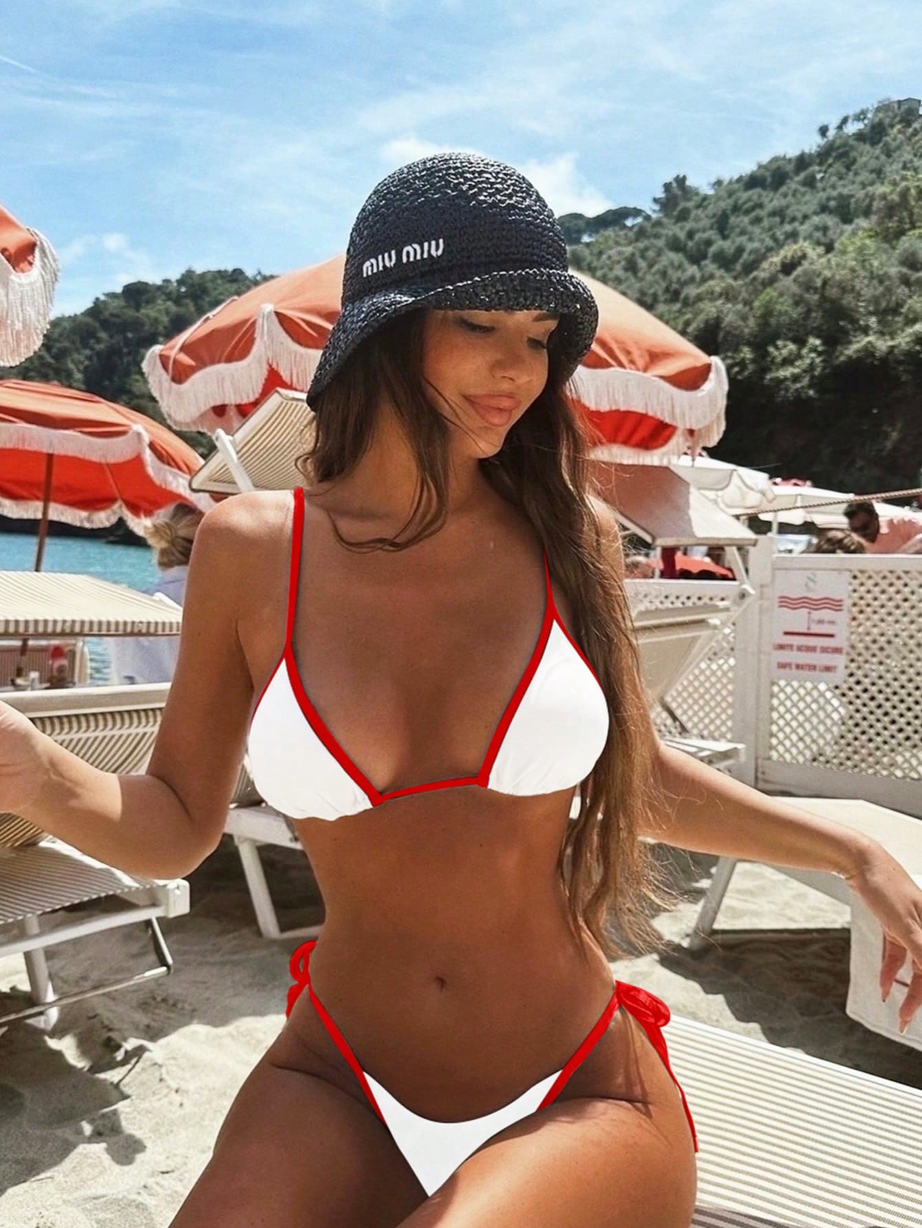 Sexy Triangel-Bikini in Marineblau mit Kontrast-Saum – Minimalistisches 2-teiliges Set zum Schnüren