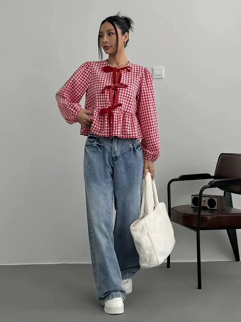 Karierte Bluse mit Schleifenband und klassischem Charme für Frauen