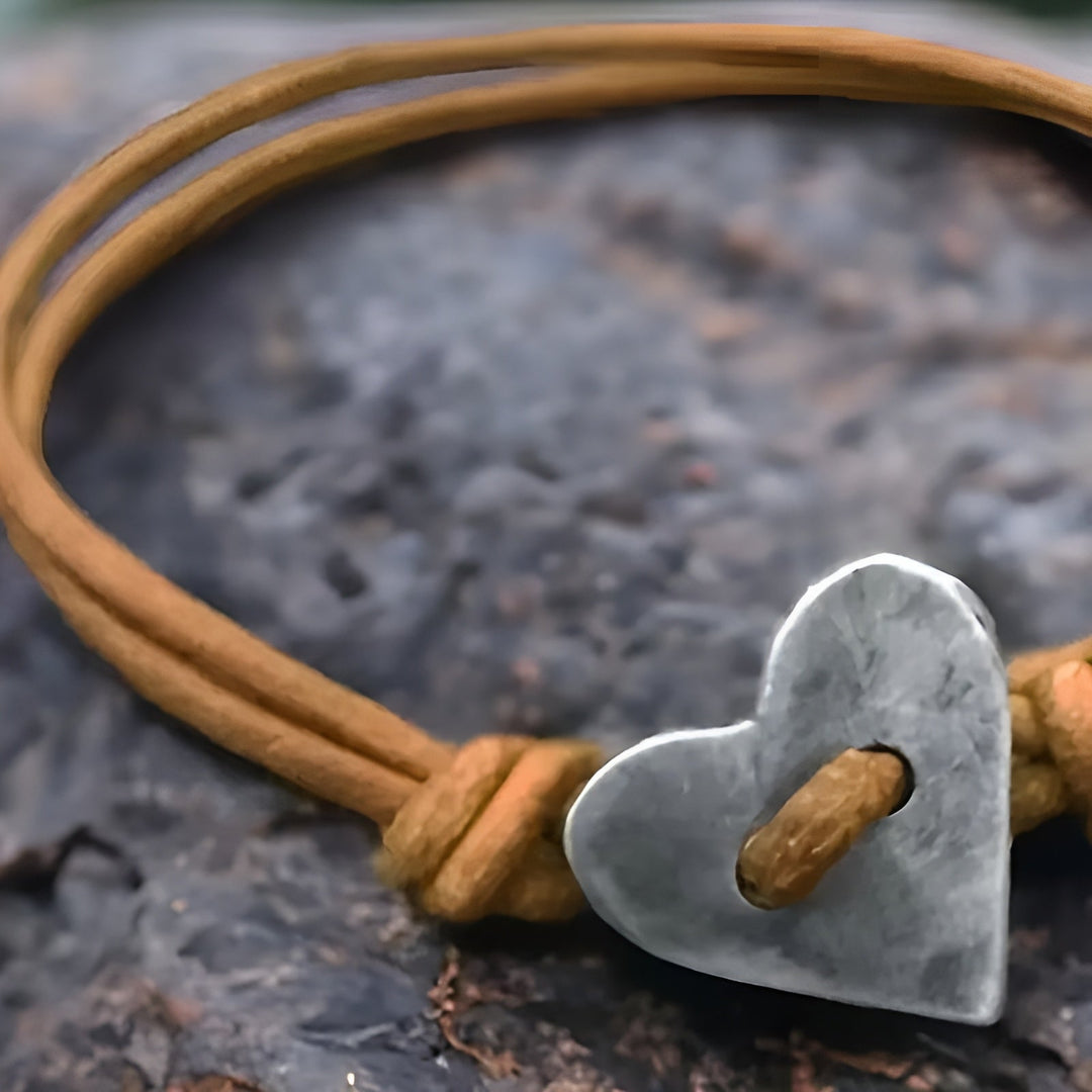 Lovenna – Handgefertigtes Armband mit Herzsymbol