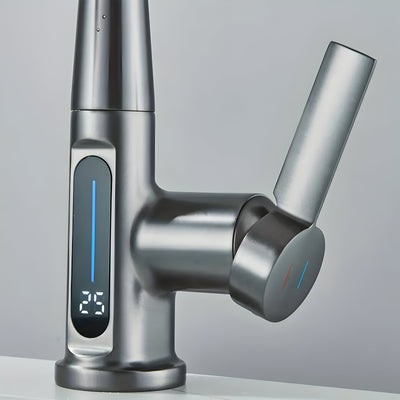 AquaForge - Dreistufiger Edelstahl Wasserhahn