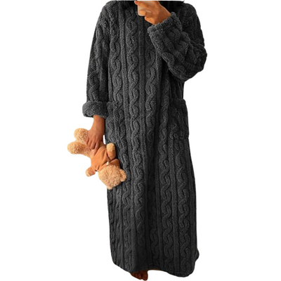 Warmes Pulloverkleid aus Kabelstrick für Frauen