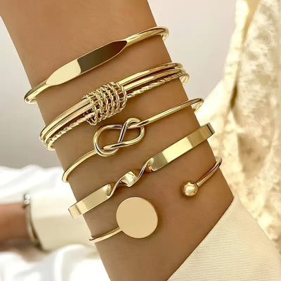 Elegante Knotete Armband Set in Gold