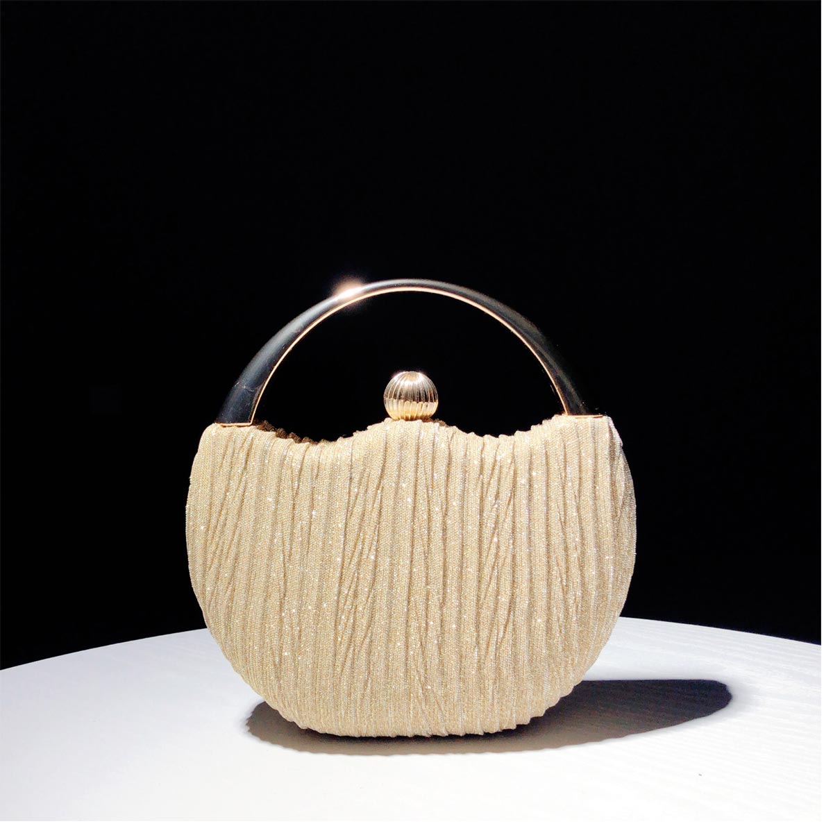 Schicke Texturierte Clutch mit Metallgriff Detail Für Damen