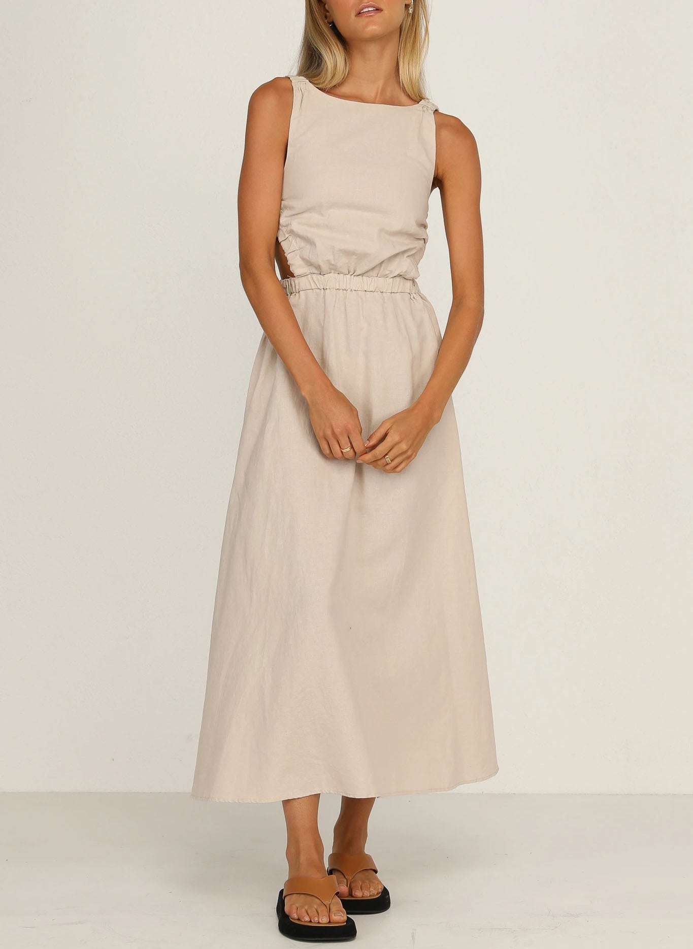 Midikleid mit Seitenschlitzen aus schwarzem Baumwoll-Leinen - Camila