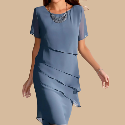 VALENINA - Festliches Etuikleid mit Stufen-Design – Stil, der fließt