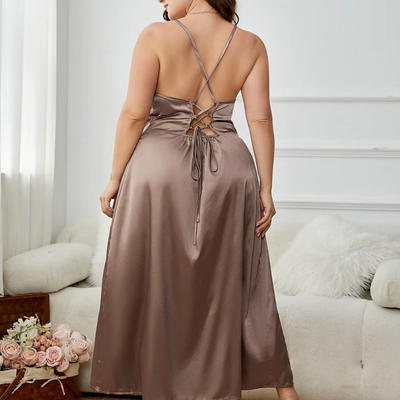 Finnja – Satin-Maxikleid mit verführerischem Beinschlitz