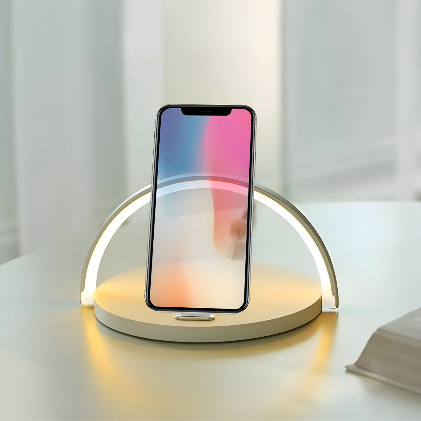 ChargeBeam Lamp - Kabellose Ladefunktion LED Tischlampe