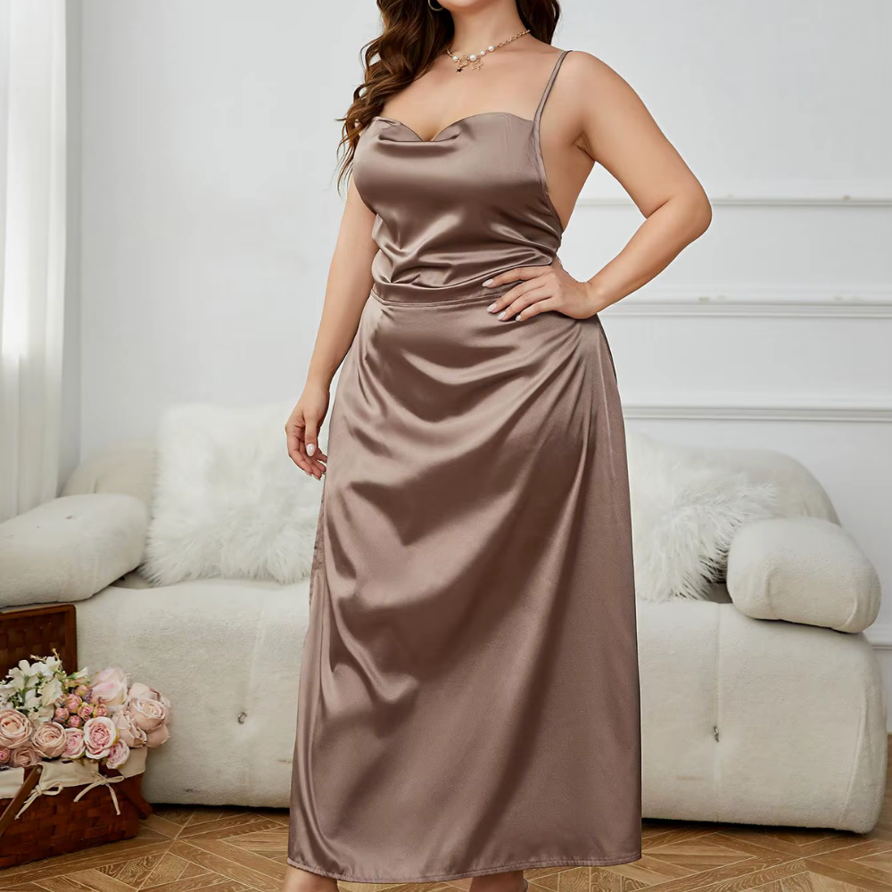 Finnja – Satin-Maxikleid mit verführerischem Beinschlitz