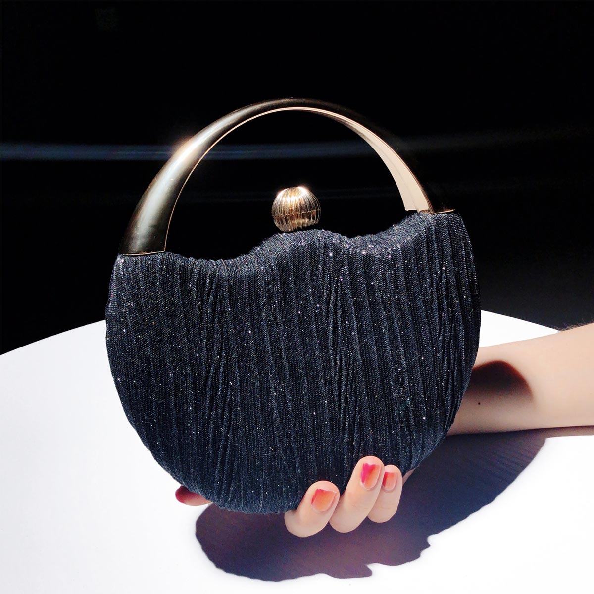 Schicke Texturierte Clutch mit Metallgriff Detail Für Damen