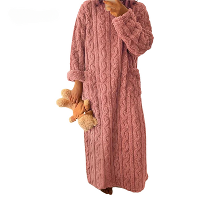 Warmes Pulloverkleid aus Kabelstrick für Frauen