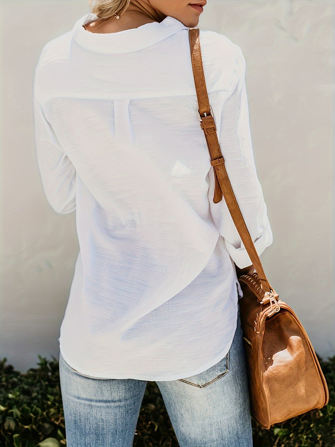 Priscilla – Langärmelige Bluse Mit V-Ausschnitt Und Knopfleiste Vorne