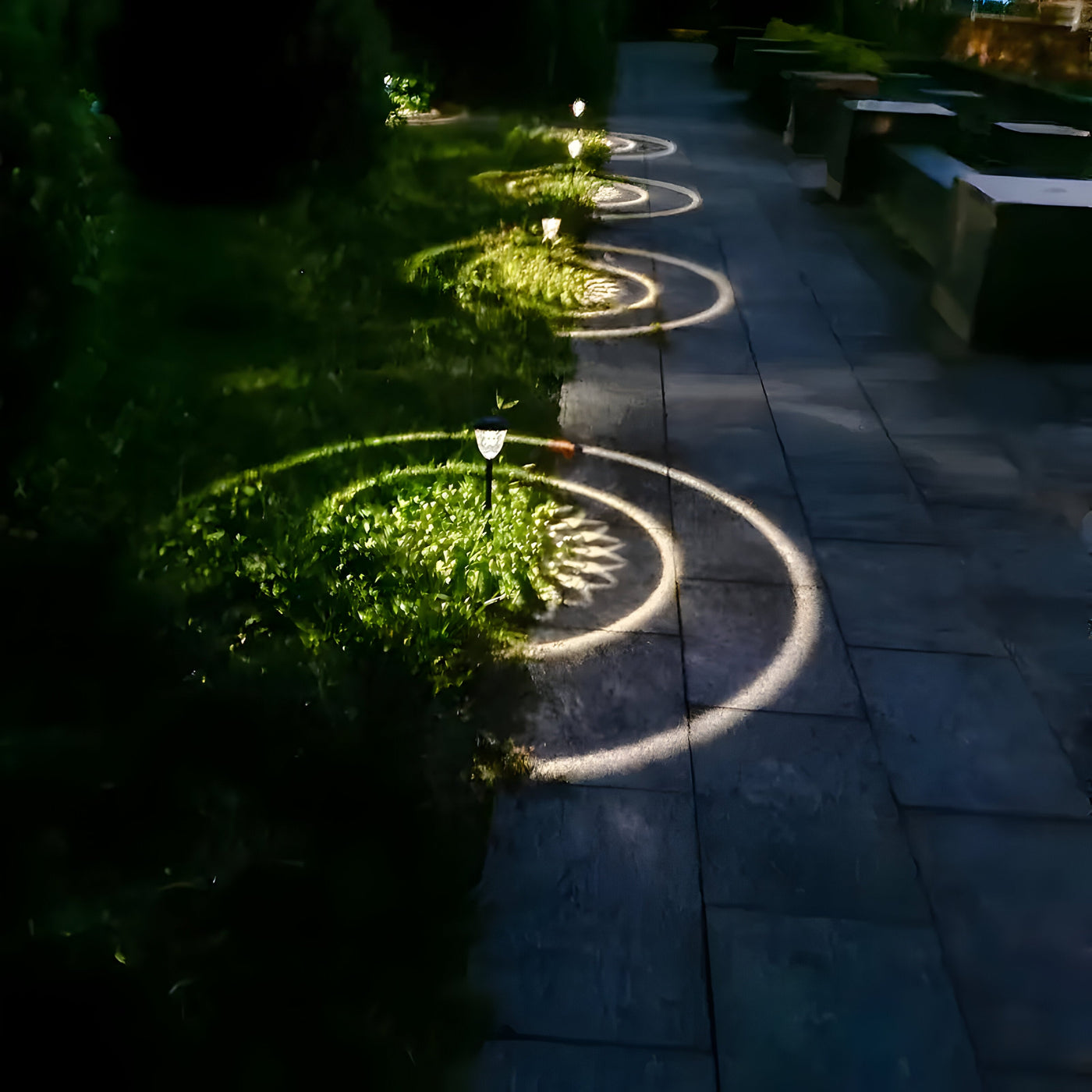 SunSphere Light - Hochwertige 4er Solar-Gartenlichter