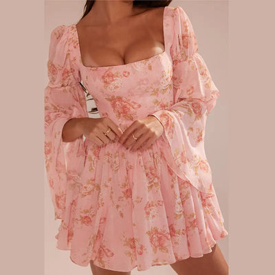 Danys - Rosa Minikleid mit Blumenprint und süßem Styling