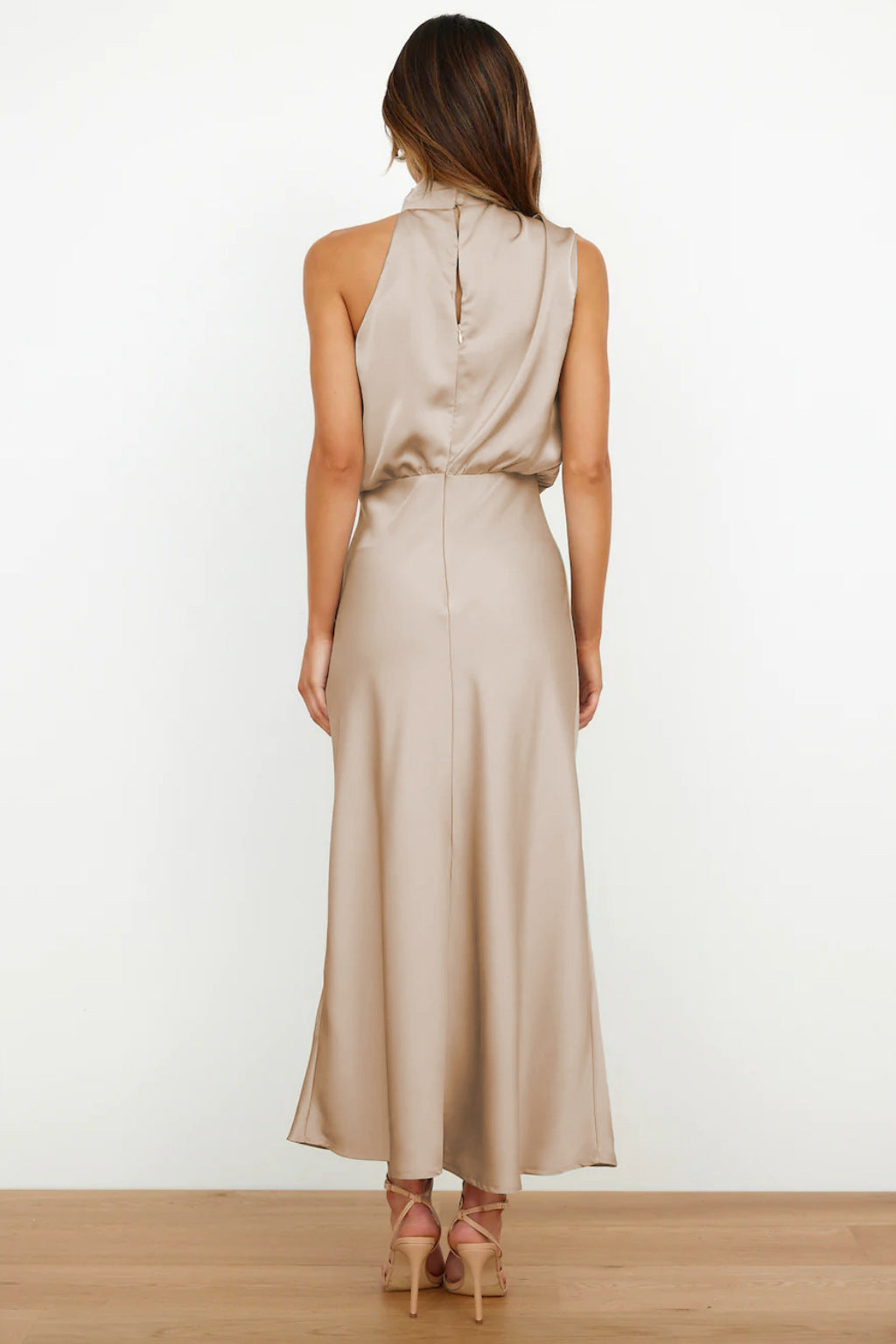 Brandt & Belle | Elegantes Halterneck-Midikleid