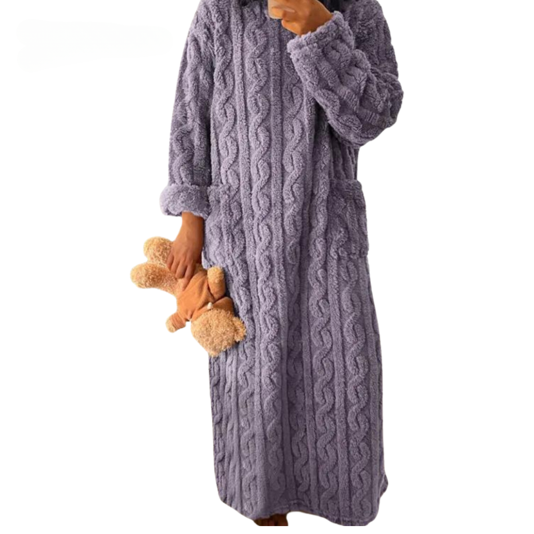 Warmes Pulloverkleid aus Kabelstrick für Frauen