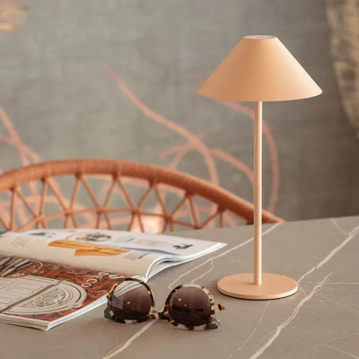 Moderne LED-Tischlampe – Stilvolles, kabelloses Design für Zuhause und Gastronomie