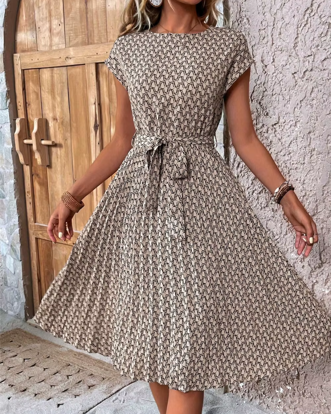 Viessa – Buntes Kleid mit taillierendem Bindegürtel