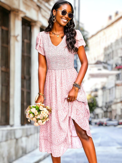 Susan - Kleid mit V-Ausschnitt und gestuften Ärmeln