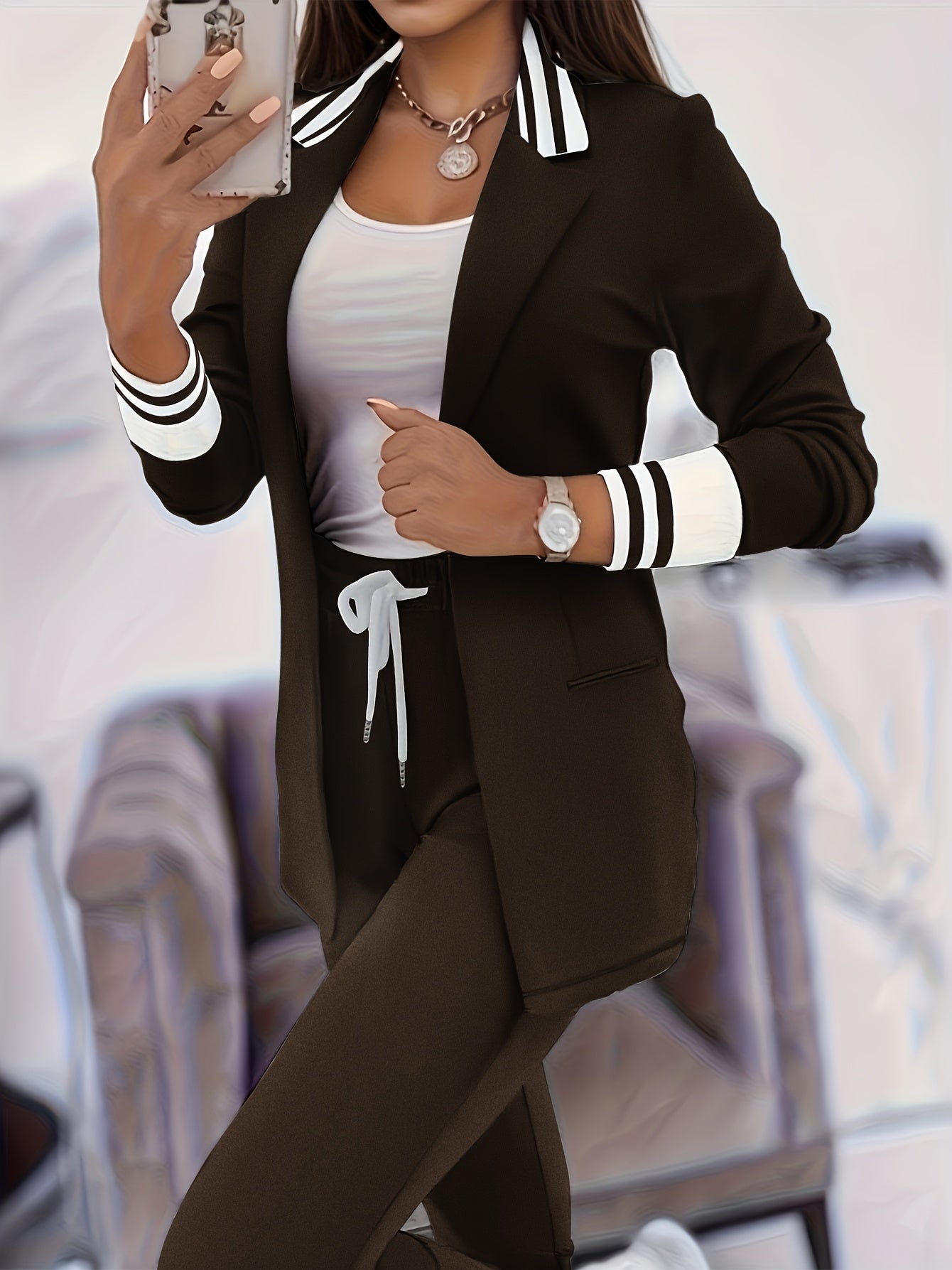 Ingelore - Modischer Gestreifter Zweiteiler Im Satz