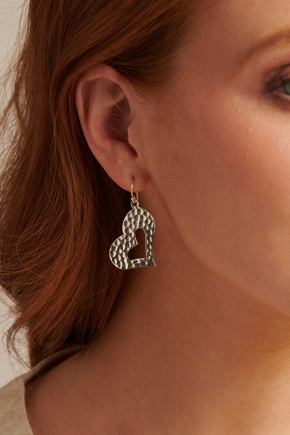 Silberne Herz Ohrringe mit Punktmuster Für Frauen