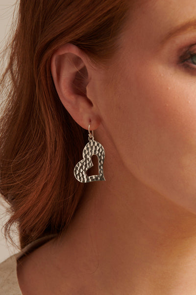 Silberne Herz Ohrringe mit Punktmuster Für Frauen