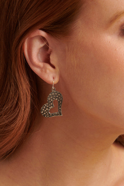 Silberne Herz Ohrringe mit Punktmuster Für Frauen