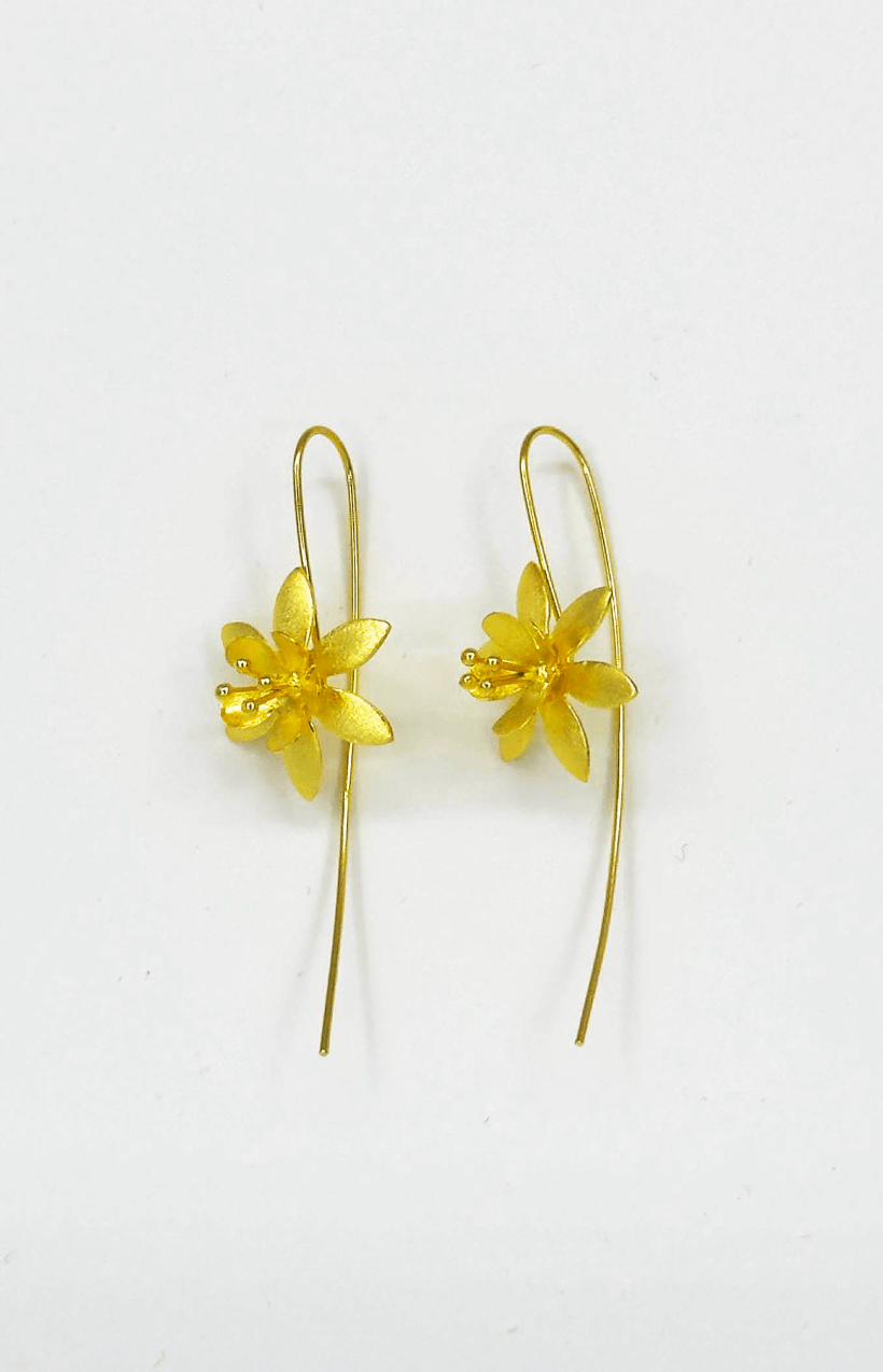 Vergoldete Silberne Hakenohrringe mit Blumendetail Für Frauen