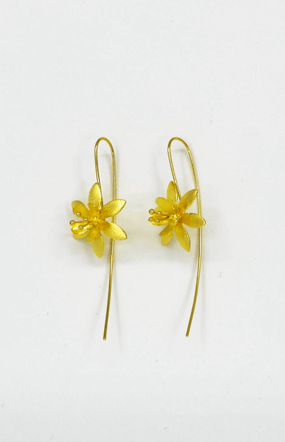 Vergoldete Silberne Hakenohrringe mit Blumendetail Für Frauen