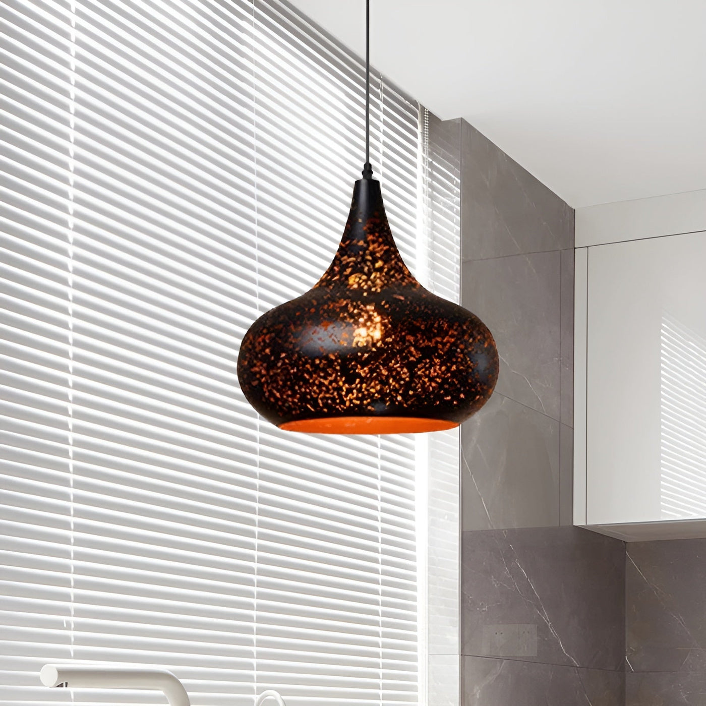 ShadowFlare Light – Dekorative Metall-Pendelleuchte