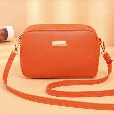 Umhängetasche aus Kunstleder für Damen im minimalistischen Design - Clara