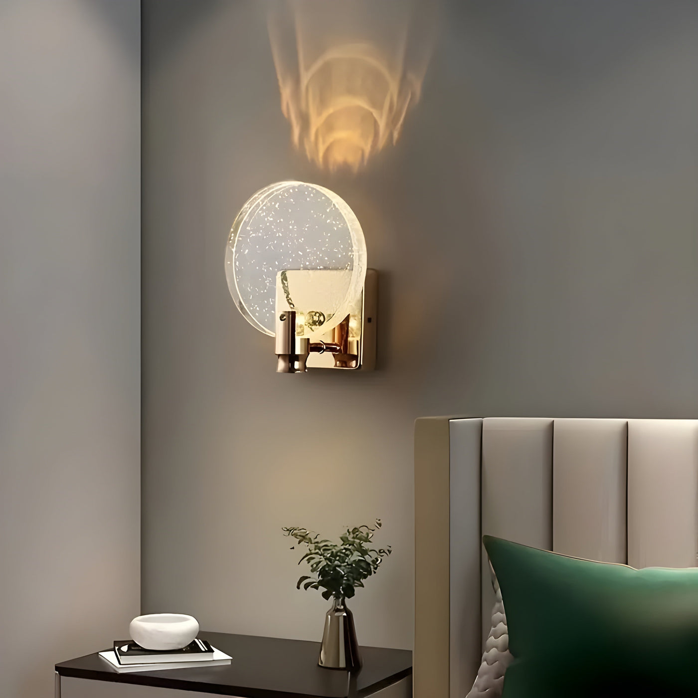 AuroraCrystal Light – Elegante Wandmontierte Kristallleuchte