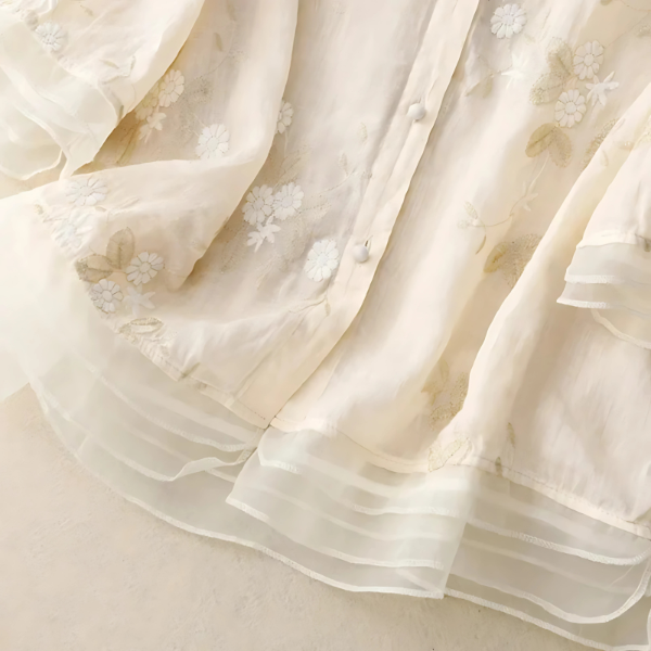 Mayfair™ | Besticktes Baumwoll Top mit eleganten Details