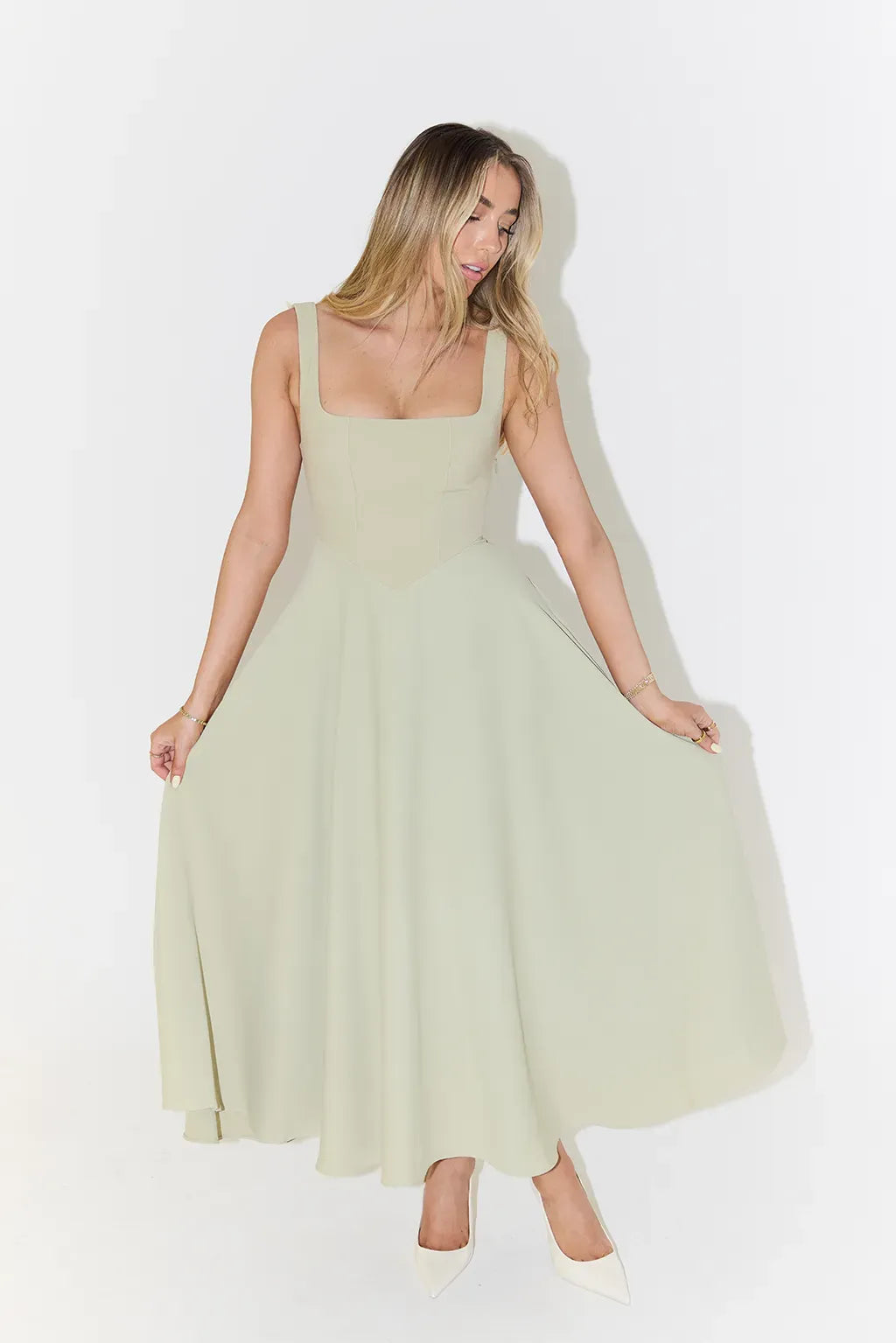 Brandt & Belle | Hochtailliertes Midi-Kleid