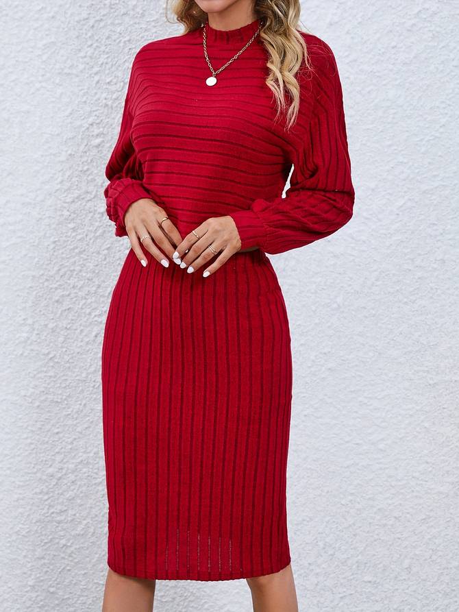 Elegantes Outfit mit weichem Oberteil und Rock mit langen Ärmeln und Rundhalsausschnitt, perfekt für einen raffinierten und bequemen Look für jede Gelegenheit