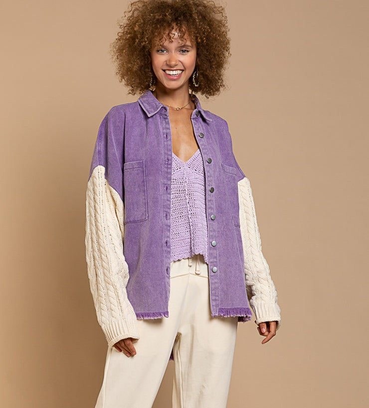 Jeansjacke mit Strickärmeln für eine stilvolle Mischung für Damen