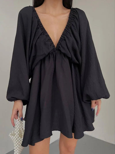 Alina – Boho-Minikleid mit langen Ärmeln und V-Ausschnitt