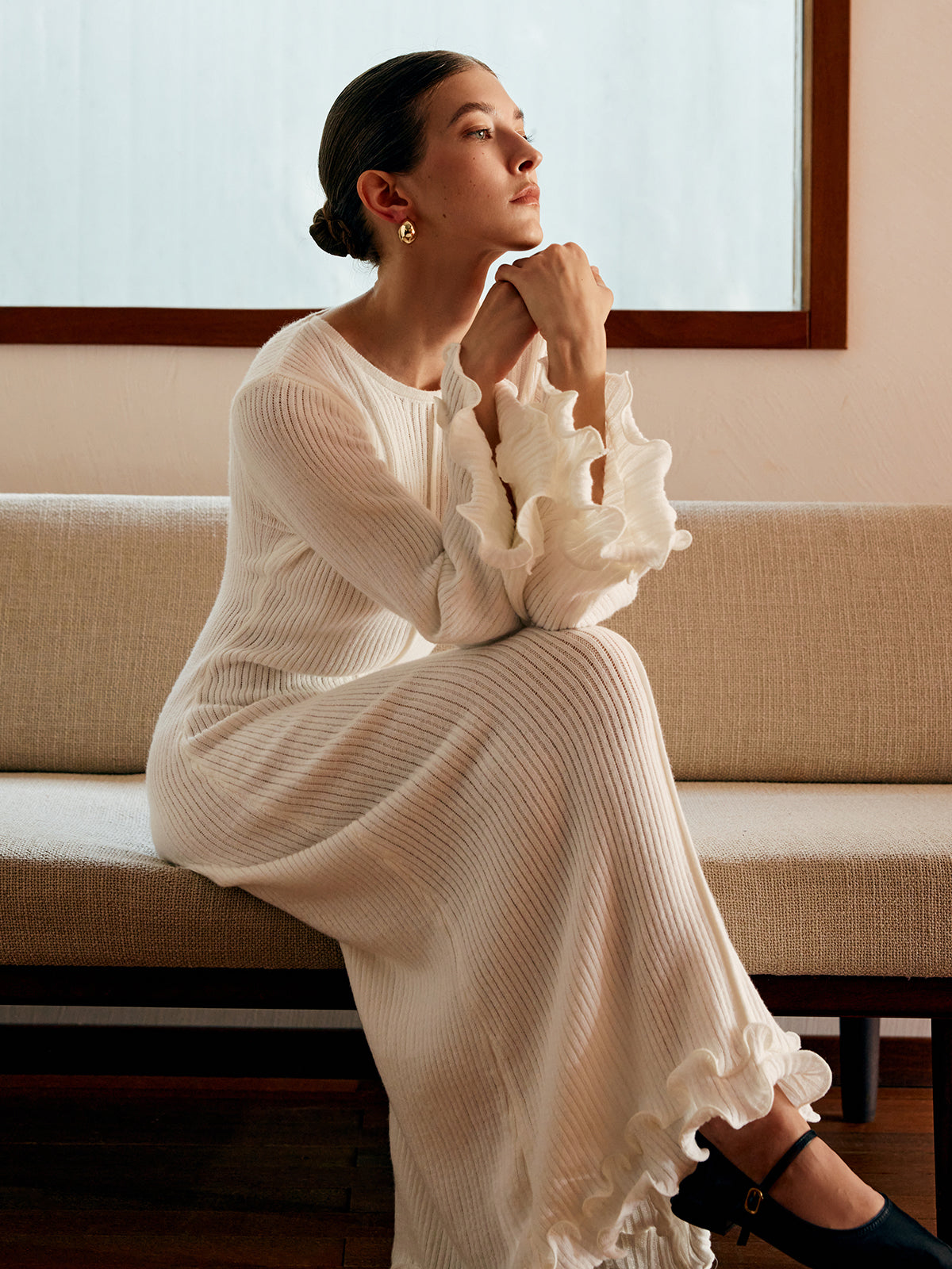 Jade - Semi-Transparentes Paspel-Rüschen-Strickkleid mit Kordelzug