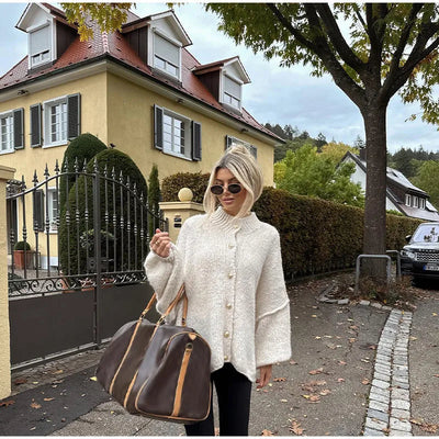 Bequeme Strickjacke mit Geripptem Ausschnitt