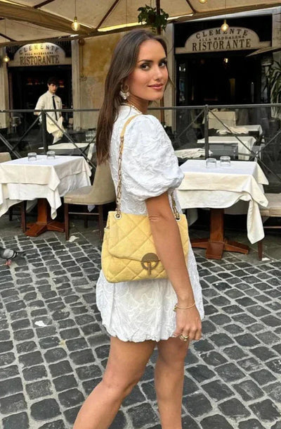 Brigitte – Zeitloses Weißes Kleid Elegant Und Feminin