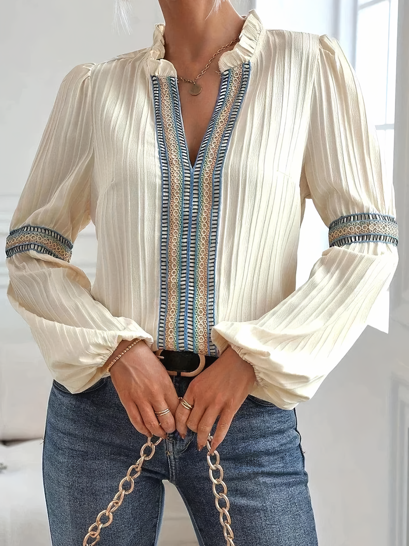 Walburga®️ | Magnificent Bluse mit V-Ausschnitt