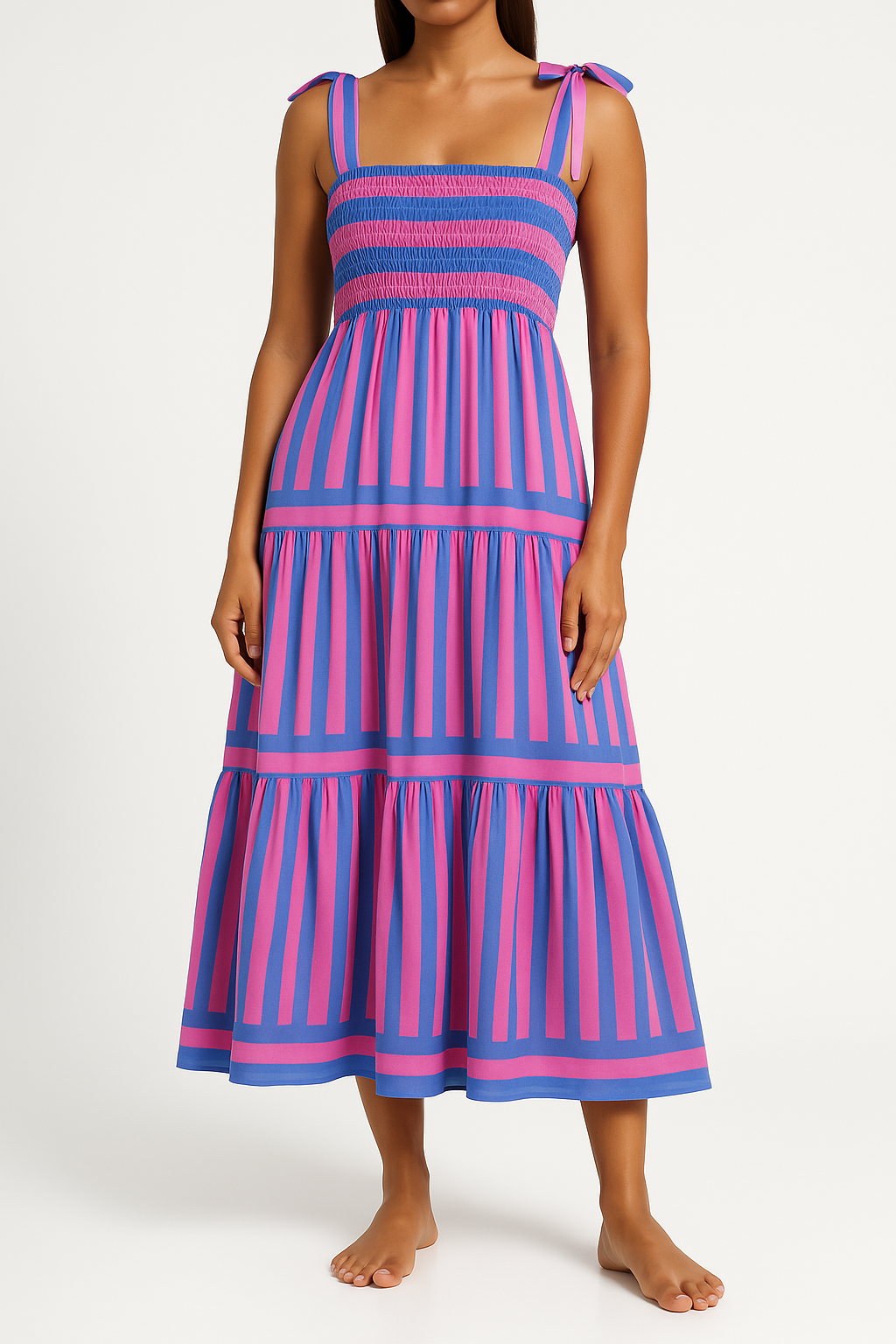 Märta - Langes Kleid mit Shirred-Mieder und abgestuftem Rock