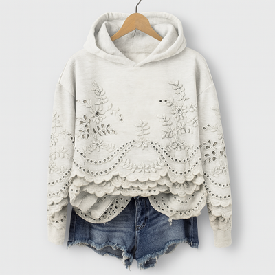 Hoodie mit Spitzenbesatz – Gemütlichkeit trifft auf femininen Charme