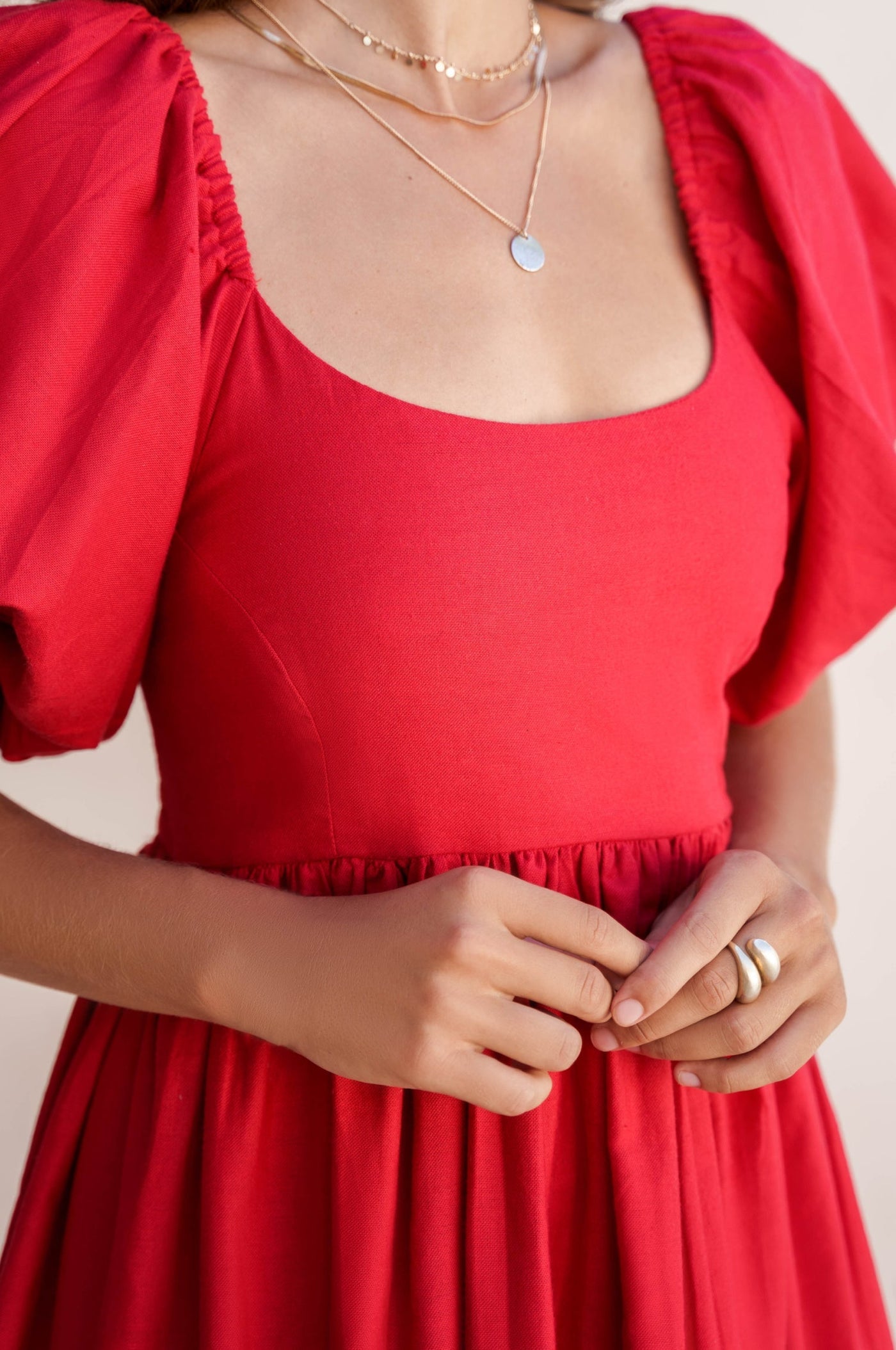 Aliantha | Elegantes Midikleid mit Puffärmeln