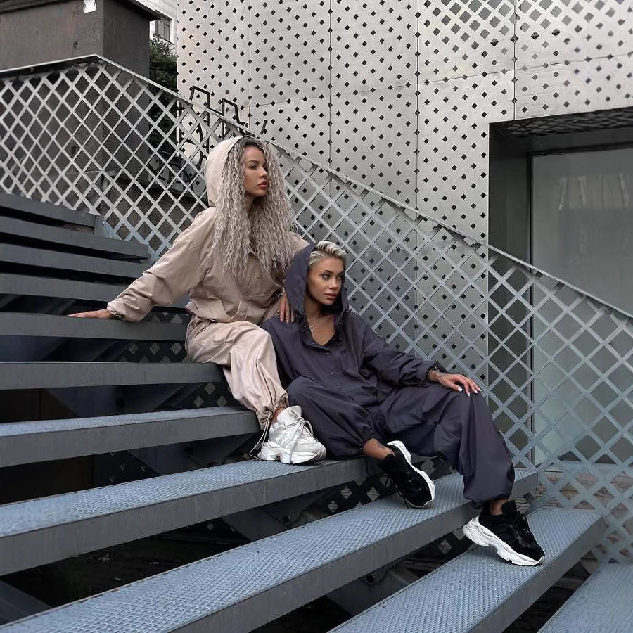 Damenjacke Wasserabweisend mit Kapuze und Regulablem Bund