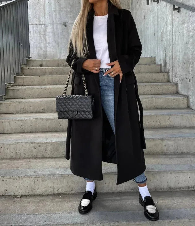 Eleganter Damenmantel mit Gürtel für kalte Tage