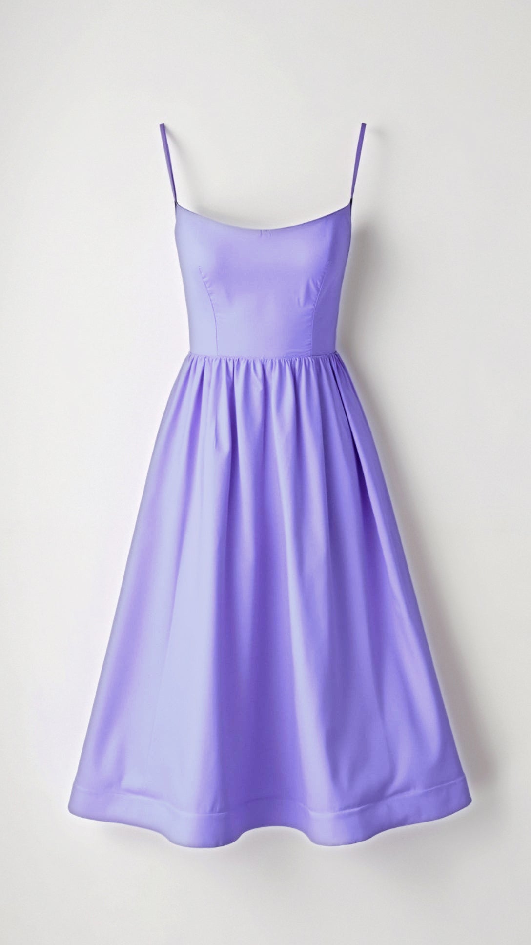 Eileen | Elegantes Midikleid mit zarten Trägern und femininer Leichtigkeit