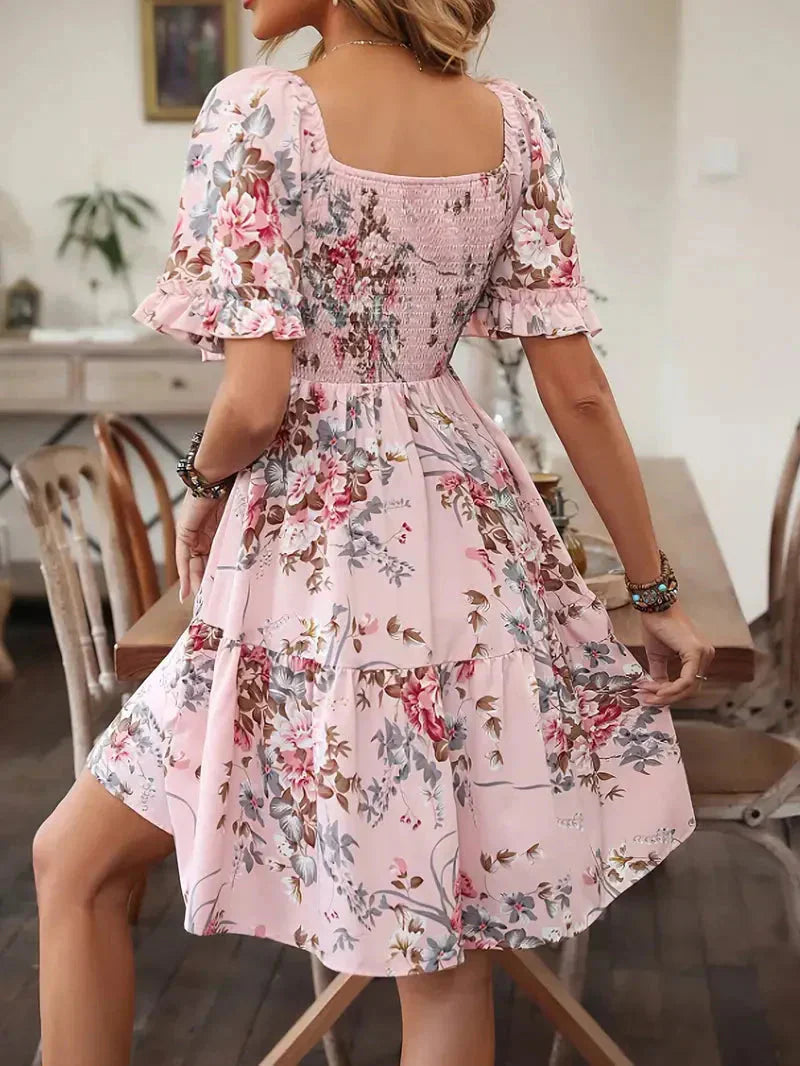 Verzauberndes Blumenkleid mit graziösem Fall für Damen